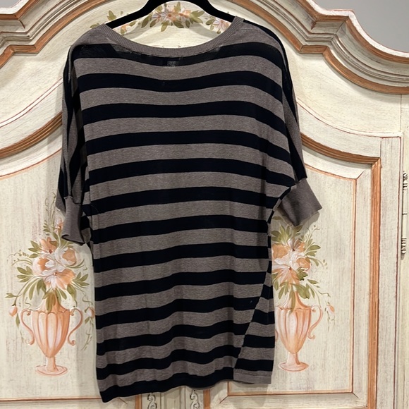 Vince Stripe short sleeve sweater size small - Picture 6 of 7